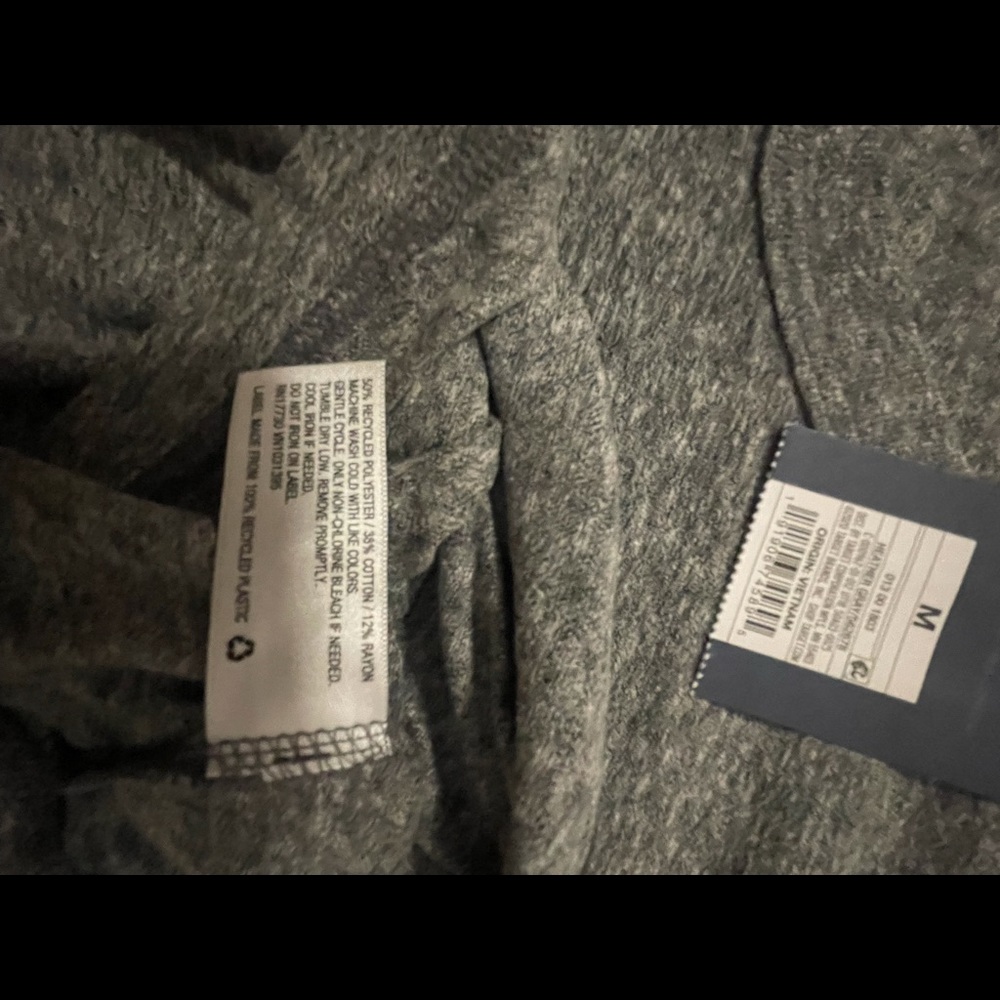 Universal Thread Promoted to Aunt T-Shirt - Picture 4 of 4